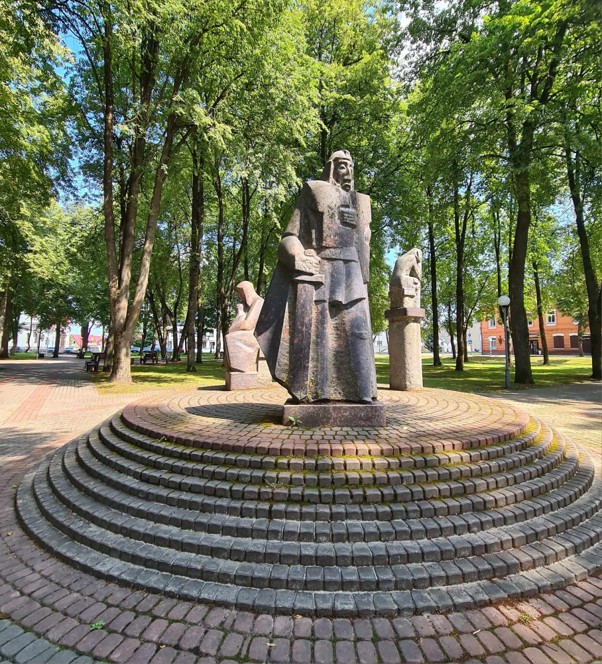 Skulptūrinė kompozicija Laisvė